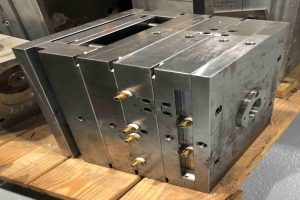 Full Chase Injection Mold